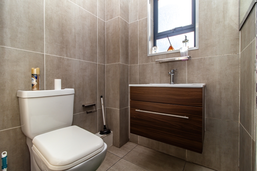 3 Bedroom Property for Sale in Parklands Western Cape